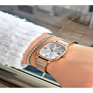 FERRUCCİ KARE ROSE TAŞ RAKAMLI ROSE METAL KADIN KOL SAATİ