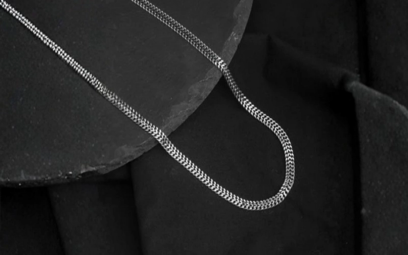 Gümüş Kolye Alırken Bilmeniz Gereken 5 Önemli Detay