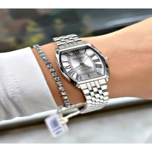 ROMA RAKAMLI KARE GÜMÜŞ METAL KADIN KOL SAATİ