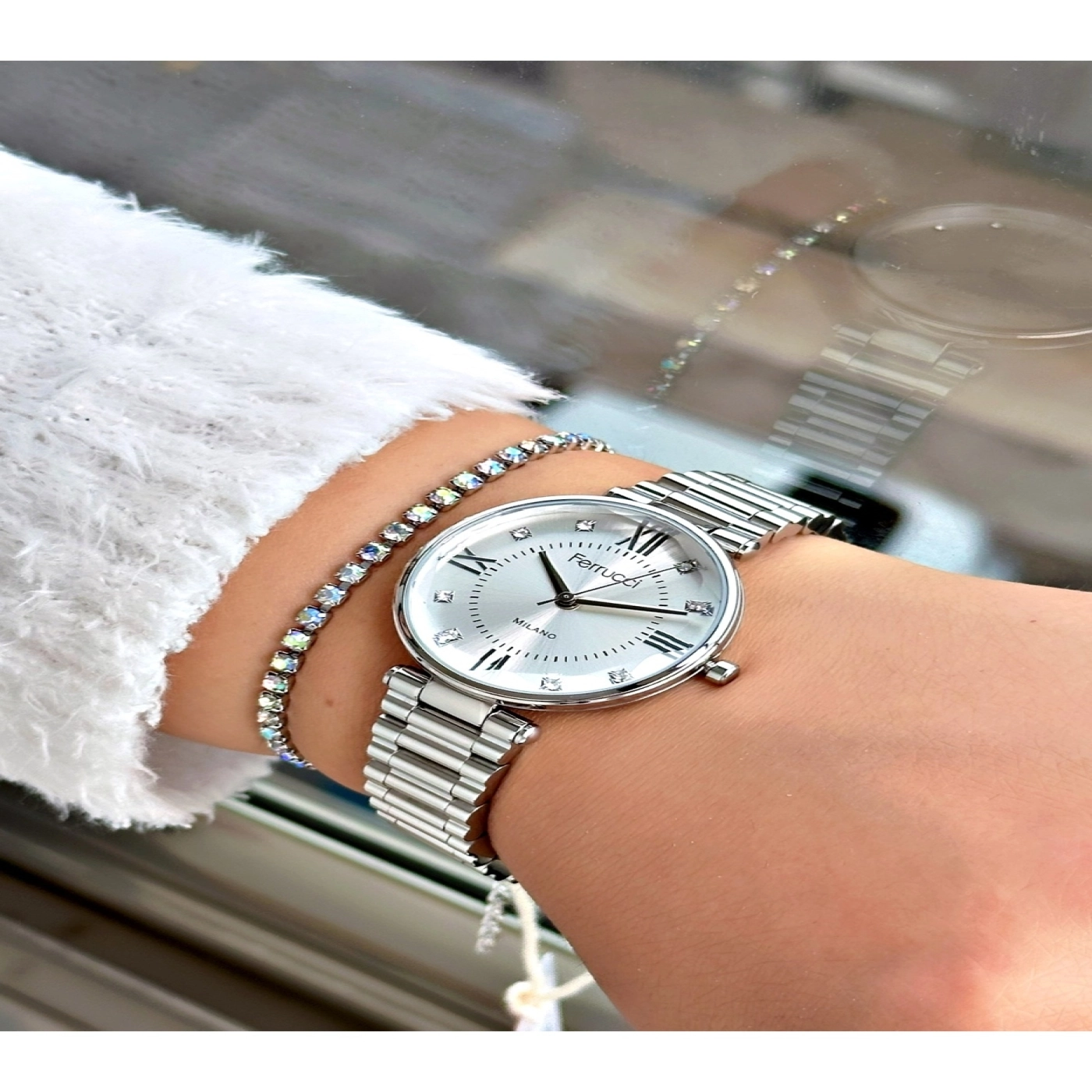 FERRUCCİ TAŞ RAKAMLI GÜMÜŞ METAL KADIN KOL SAATİ hover