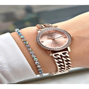 TAŞ RAKAMLI TAŞ BEZEL ZİNCİR KORDONLU ROSE KADIN METAL KOL SAATİ