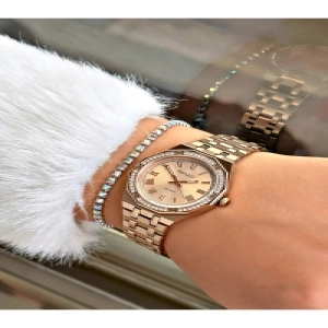 ROMA RAKAMLI TAŞLI ROSE KADIN METAL KOL SAATİ