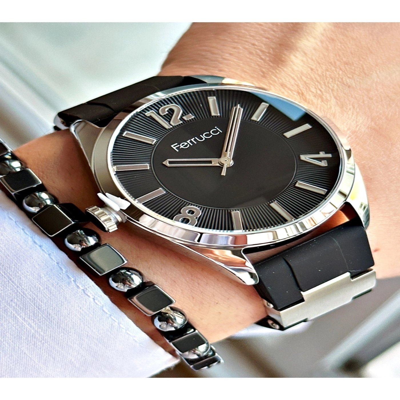 SİYAH KADRANLI SİYAH SİLİKON ERKEK KOL SAATİ