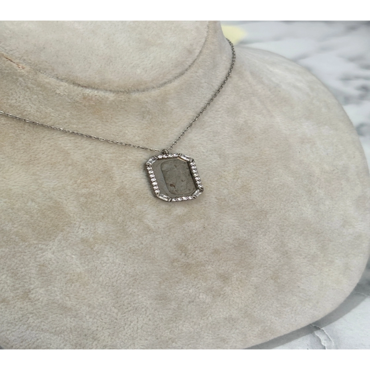 925 Ayar Gümüş Taşlı Plaka Modeli Gümüş Kolye