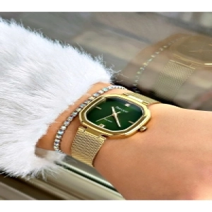 YEŞİL KADRANLI KARE GOLD KADIN HASIR KOL SAATİ