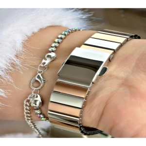 FERRUCCİ RAKAMLARI TAŞLI YEŞİL KADRANLI ROS GÜMÜŞ METAL KADIN KOL SAATİ