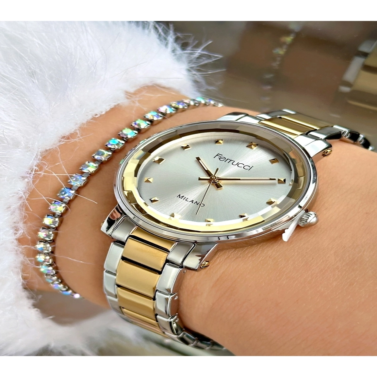 FERRUCCİ KESME CAMLI GOLD GÜMÜŞ METAL KADIN KOL SAATİ