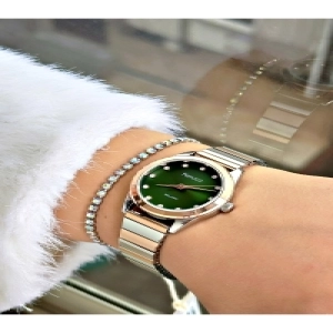 FERRUCCİ RAKAMLARI TAŞLI YEŞİL KADRANLI ROS GÜMÜŞ METAL KADIN KOL SAATİ