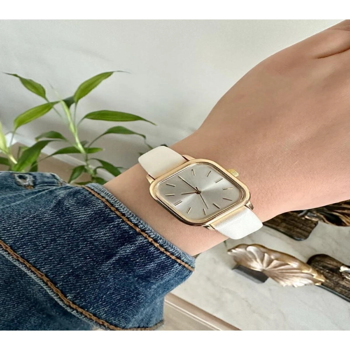 Kadın Gold Kasa Beyaz Kayışlı Kordon ve Kutu Hediyeli Kol Saati