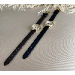 Retro Minimal Vintage Tasarım - Siyah Renk Kordon - Kadın Kol Saati - Gold Renk Kasa