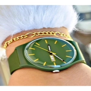 Özel Tasarım Lüks Silikon Kordon Premium Seri Takvimli Kadın Kol Saati-Bileklik Hediyeli