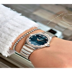 FERRUCCİ RAKAMLARI TAŞLI LACİVERT KADRANLI GÜMÜŞ ROSE METAL KADIN