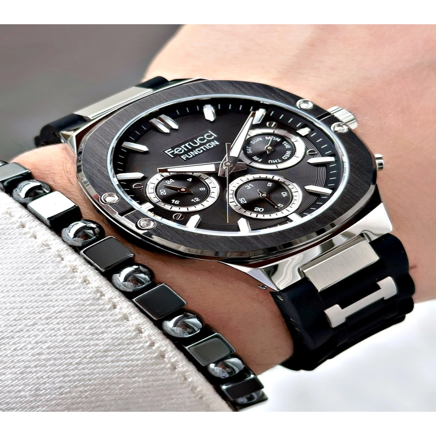 FERRUCCİ FUNCTION SİYAH GÜMÜŞ KORDONLU SİLİKON ERKEK KOL SAATİ