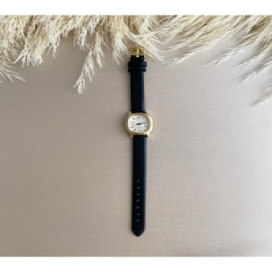 Retro Minimal Vintage Tasarım - Siyah Renk Kordon - Kadın Kol Saati - Gold Renk Kasa