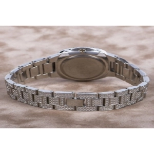 Şık Dizayn Gümüş Renk Taşlı Kasa Marka Bayan Kol Saati St-303701