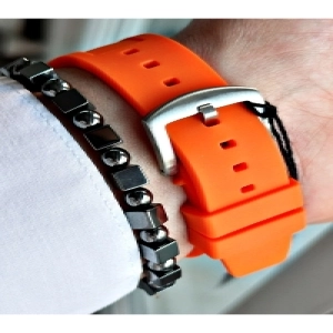 FUNCTION SİYAH KADRANLI KARE TURUNCU SİLİKON ERKEK KOL SAATİ