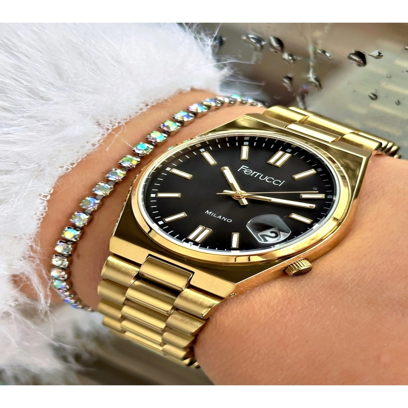 FERRUCCİ SİYAH KADRANLI TAKVİMLİ GOLD METAL KADIN KOL SAATİ