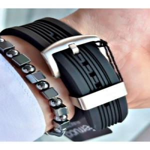 Functıon Füme Kadranlı Rose Rakamlı Takvimli Siyah Silikon Erkek Kol Saati