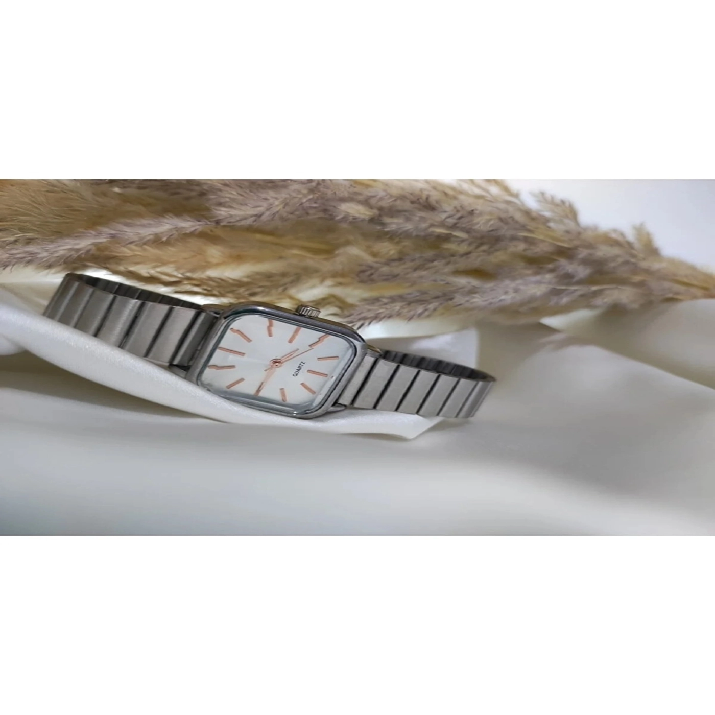 Minimal Kadın Kol Saati hover