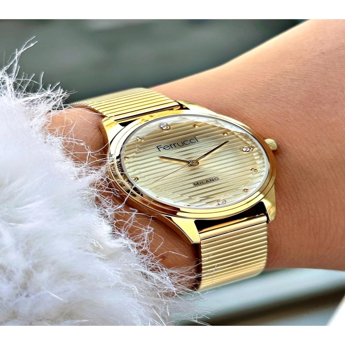 Altın Rengi Çelik Kordon Kadın Kol Saati 03385