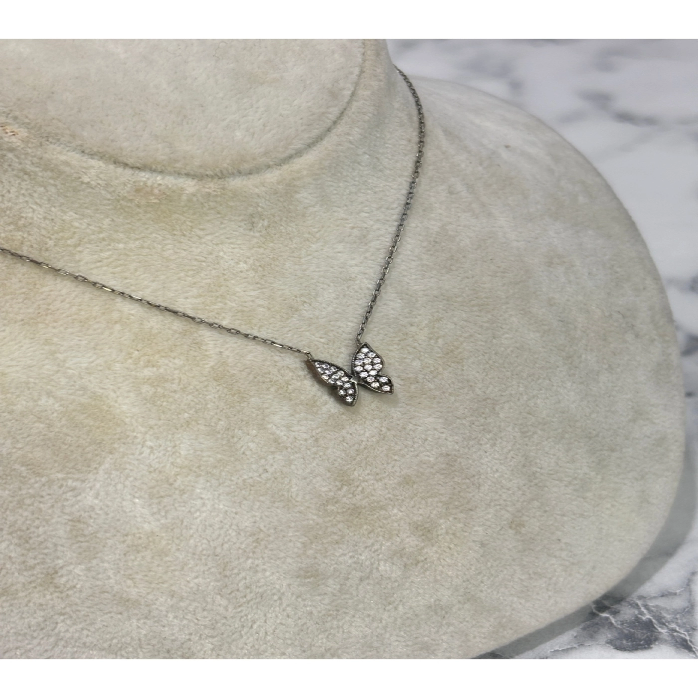 925 Ayar Gümüş Taşlı Kelebek Modeli Gümüş Kolye