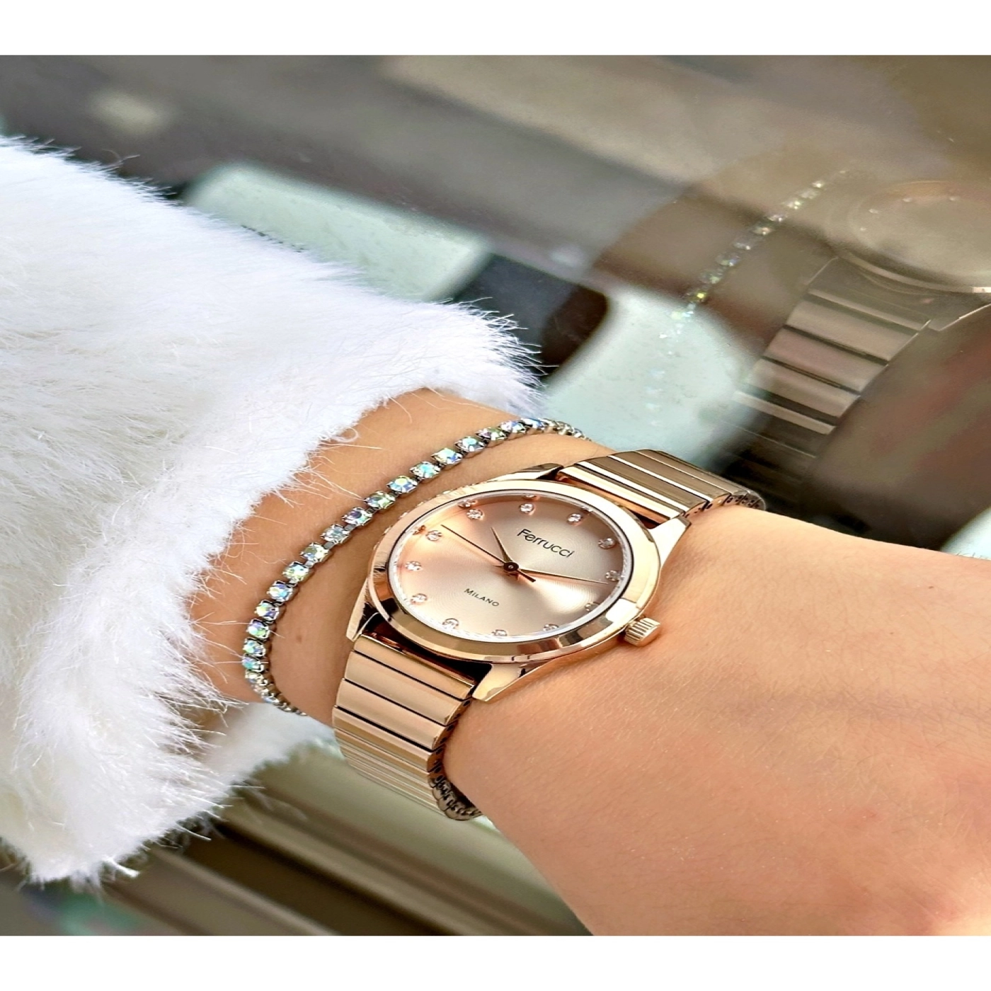 FERRUCCİ RAKAMLARI TAŞLI ROSE METAL KADIN KOL SAATİ hover