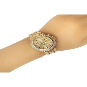 Metal Kordon Ve Kristal Taşlı Kasa Altın Sarı Kadın Kol Saati Chbs473