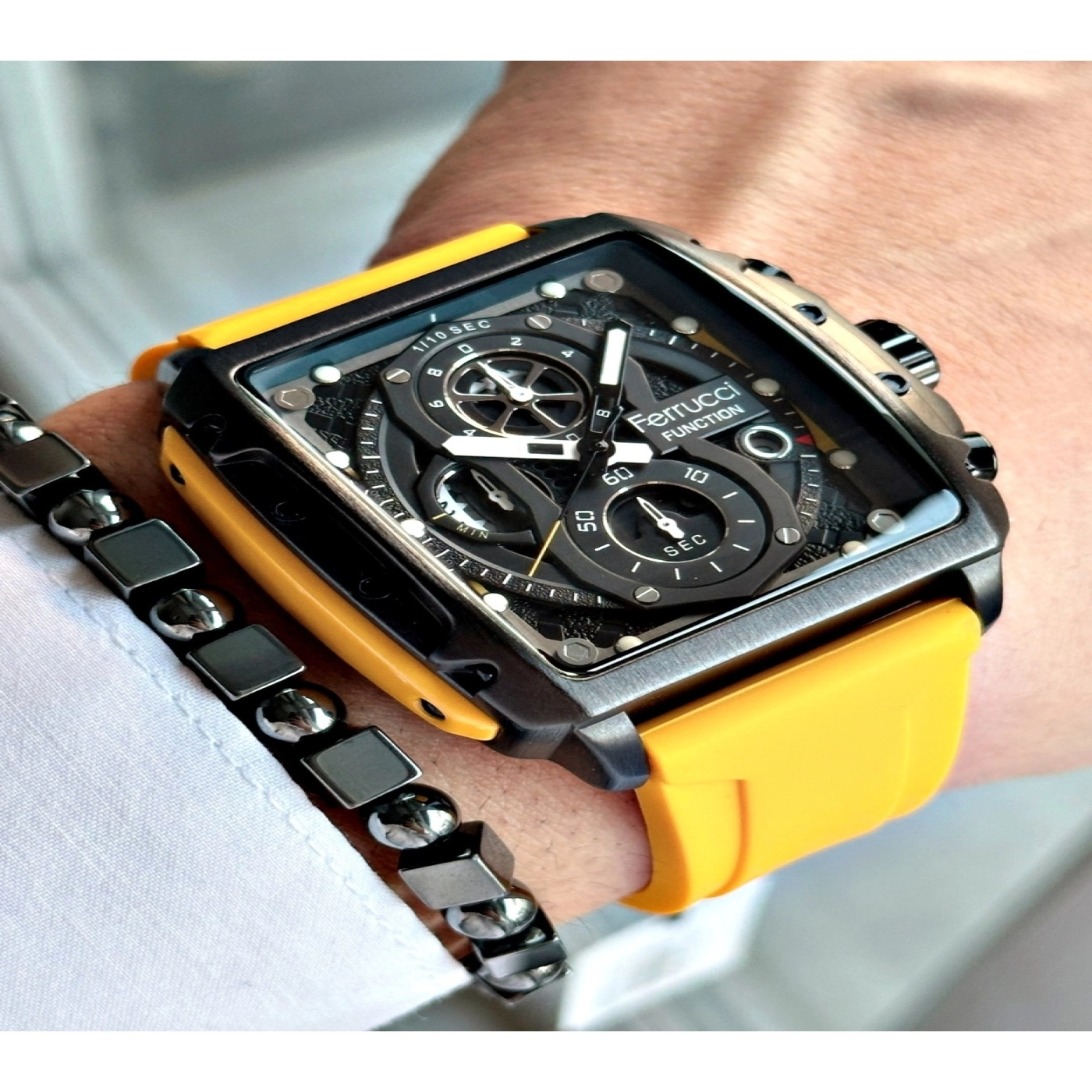 FUNCTION SİYAH KADRANLI TAKVİMLİ KARE SARI SİLİKON ERKEK KOL SAATİ