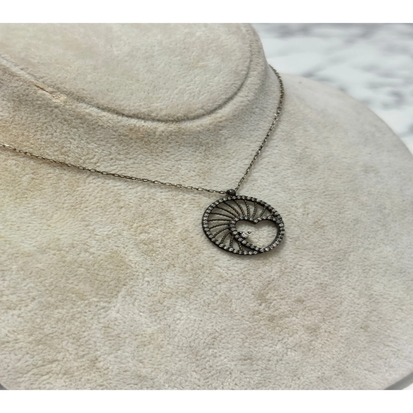 925 Ayar Gümüş Kalpli Taşlı Model Gümüş Kolye