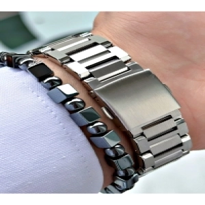 FERRUCCİ FUNCTION TAKVİMLİ LACİVERT KADRANLI GÜMÜŞ METAL ERKEK KOL SAATİ