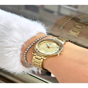 FERRUCCİ KESME CAMLI GOLD METAL KADIN KOL SAATİ