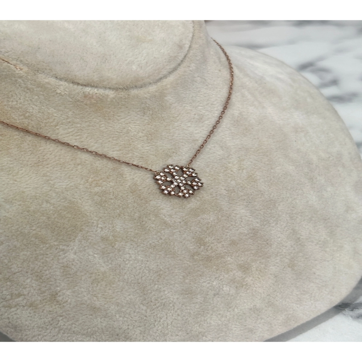 925 Ayar Gümüş Taşlı Rose Gold Kar Tanesi  Modeli Gümüş Kolye