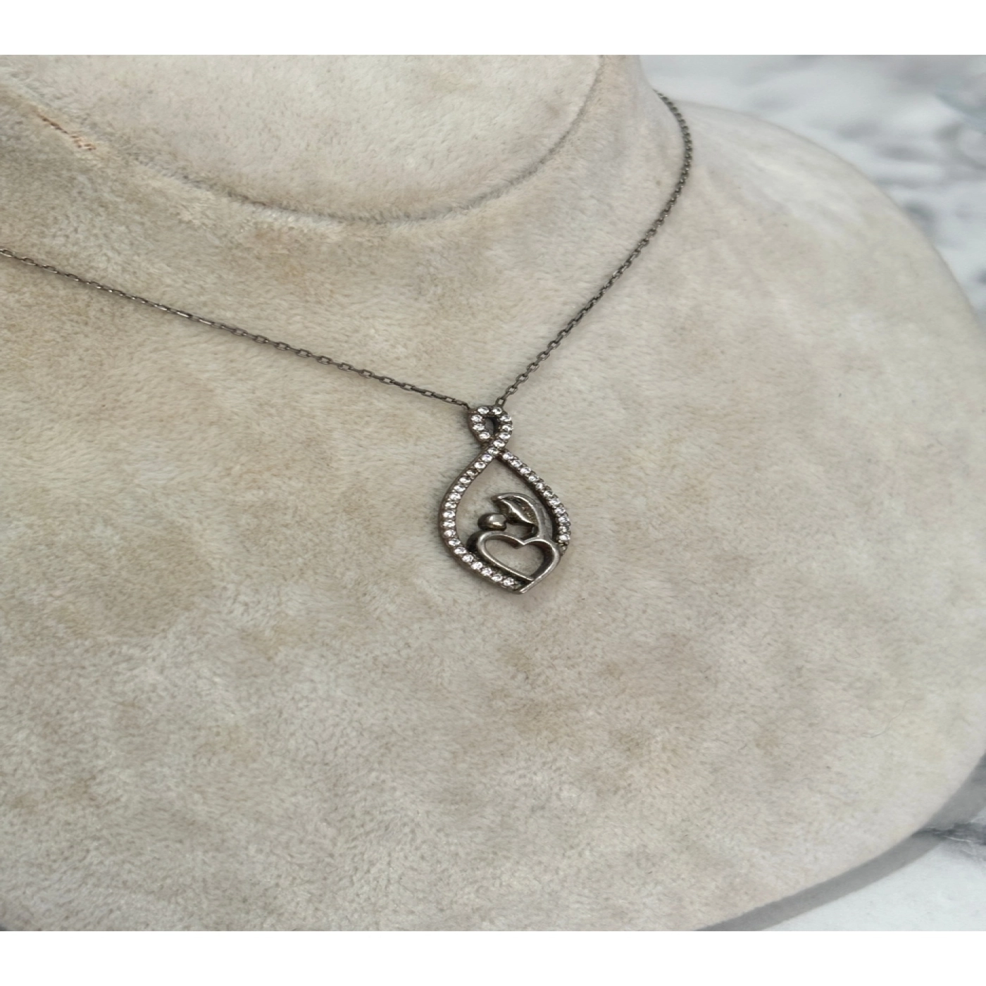 925 Ayar Gümüş Taşlı Yuvarlak Modeli Gümüş Kolye