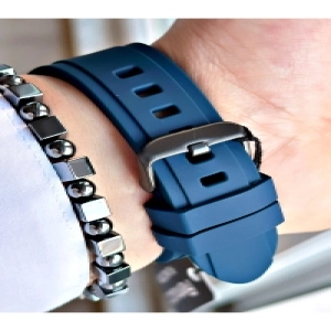 FUNCTION LACİVERT KADRANLI TAKVİMLİ KARE LACİVERT SİLİKON ERKEK KOL SAATİ