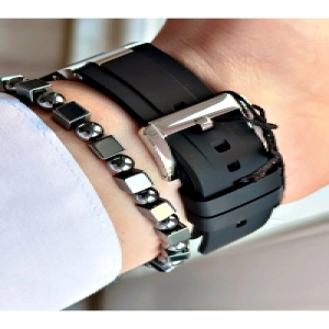 SİYAH KADRANLI SİYAH SİLİKON ERKEK KOL SAATİ