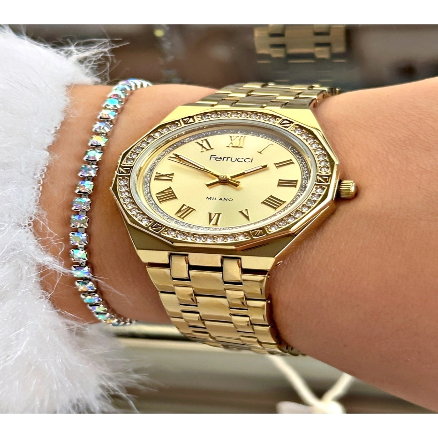 ROMA RAKAMLI TAŞLI GOLD KADIN METAL KOL SAATİ hover