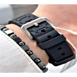 FERRUCCİ FUNCTION SİYAH GÜMÜŞ KORDONLU SİLİKON ERKEK KOL SAATİ