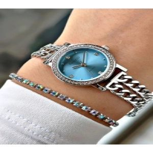 TAŞ RAKAM TAŞ BEZEL MAVİ KADRANLI ZİNCİR KORDONLU GÜMÜŞ METAL KADIN KOL SAATİ