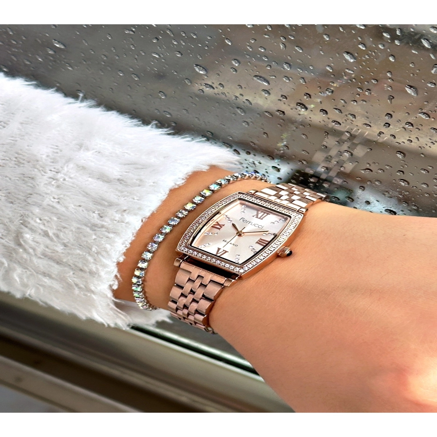 FERRUCCİ KARE KADRANLI ETRAFI VE RAKAMLARI TAŞLI ROSE METAL KADIN KOL SAATİ hover