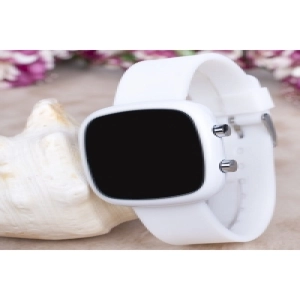 Beyaz Silikon Kordonlu Dijital Led Ekran Kadın Genç Kız Çocuk Kol Saati St-303733