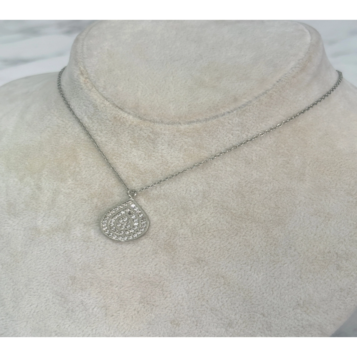 925 Ayar Gümüş Taşlı Yuvarlak Modeli Gümüş Kolye