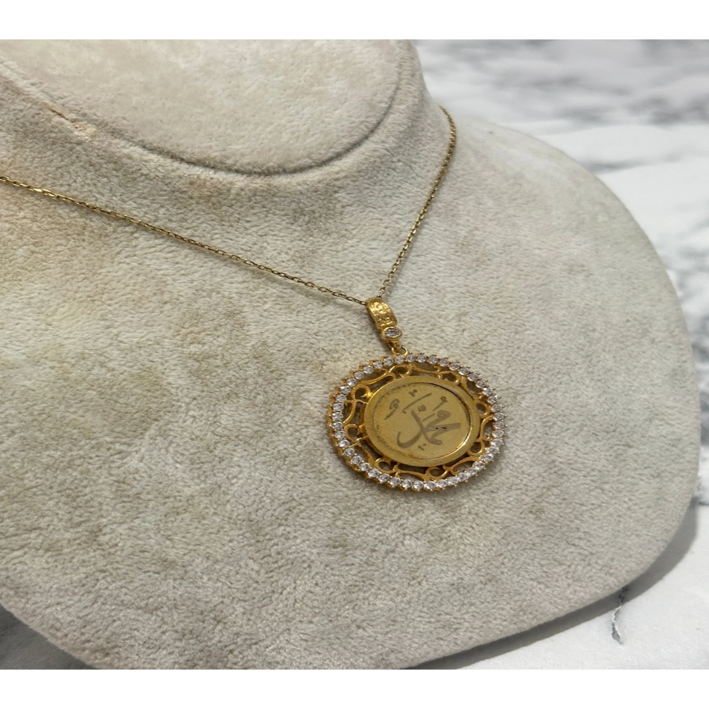 925 Ayar Gümüş Sarı Gold Yazılı Modeli Gümüş Kolye