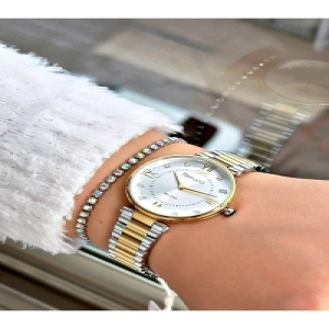 FERRUCCİ BEYAZ KADRANLI TAŞ RAKAMLI GOLD GÜMÜŞ METAL KADIN KOL SAATİ