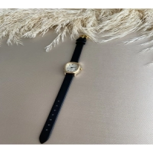 Retro Minimal Vintage Tasarım - Siyah Renk Kordon - Kadın Kol Saati - Gold Renk Kasa