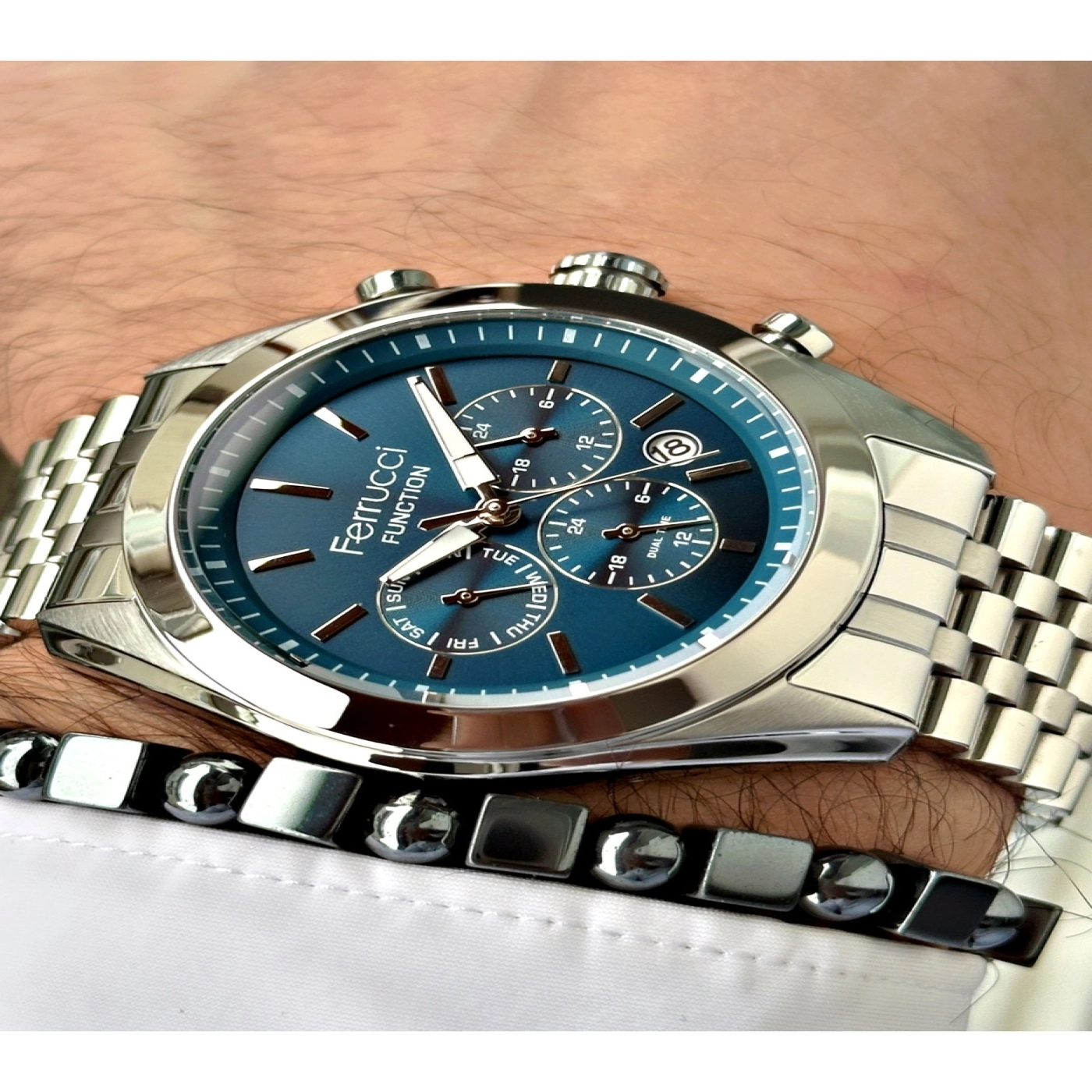 FERRUCCİ LACİVERT KADRANLI TAKVİMLİ FUNCTION GÜMÜŞ METAL ERKEK KOL SAATİ hover