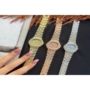 Lüks Metal Kare Taşlı Özel Seri Kadın Kol Saati-bileklik