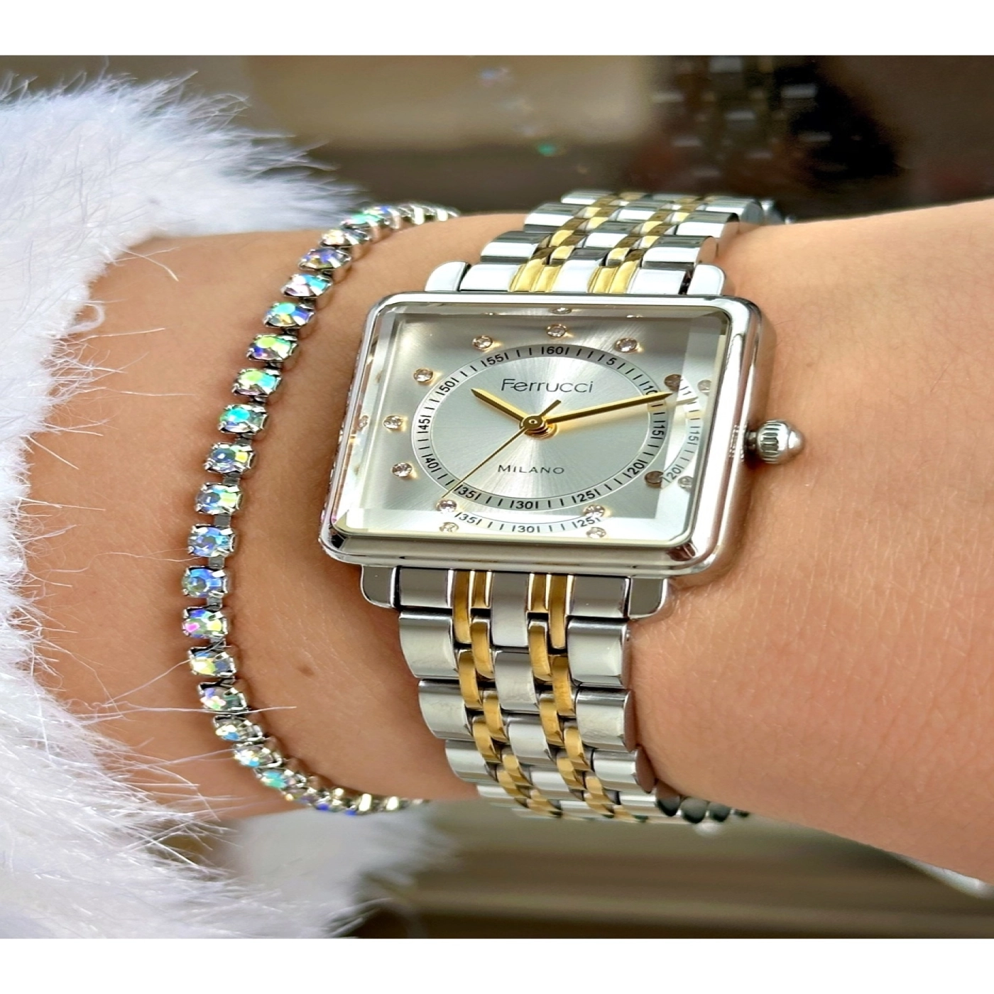 FERRUCCİ KARE KESME CAMLI RAKAMLARI TAŞLI GOLD GÜMÜŞ METAL KADIN KOL SAATİ