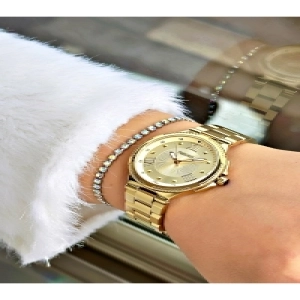 Kadın Kol Saati Su Geçirmez , Bileklik hediyeli