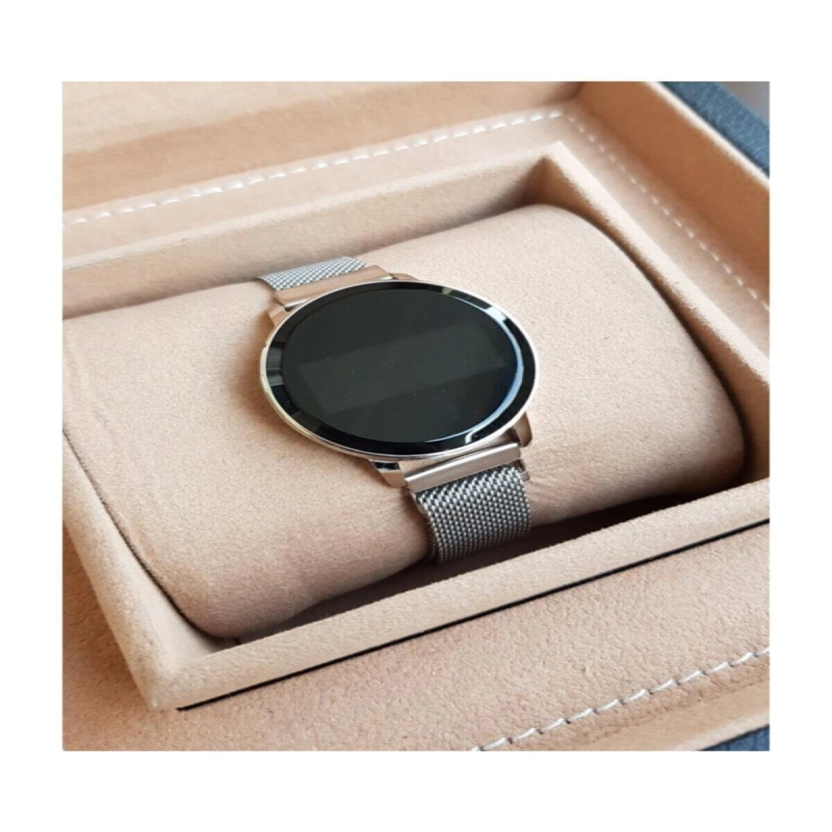 Kadın Gümüş Hasır Mıknatıslı Kordon Dokunmatik Ekranlı Saati