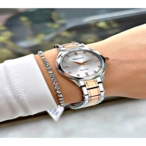 TAŞ RAKAMLI ROSE GÜMÜŞ METAL KADIN KOL SAATİ